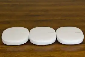 Samsung Connect Home: This router/smart-home hub combo isn&rsquo;t a star in either role