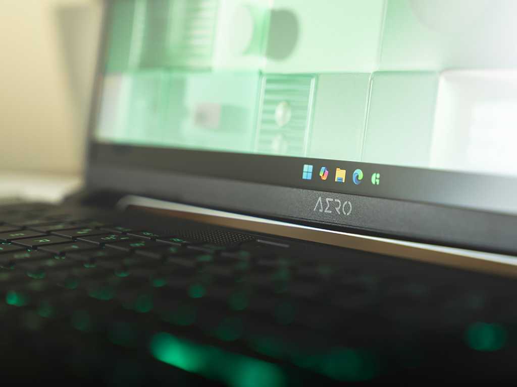 GIGABYTE Aero X16